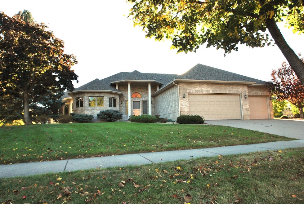 8048 Narcissus Ln N, Osseo, MN 55311 - photo 1