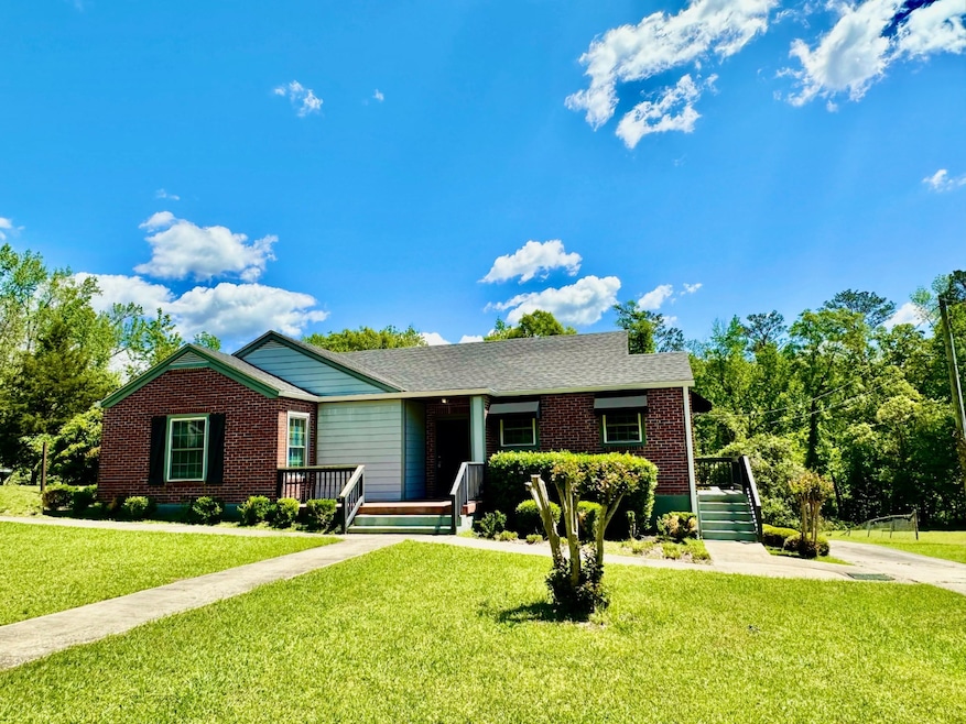 For Sale $215,000 • Co-Listing Agent