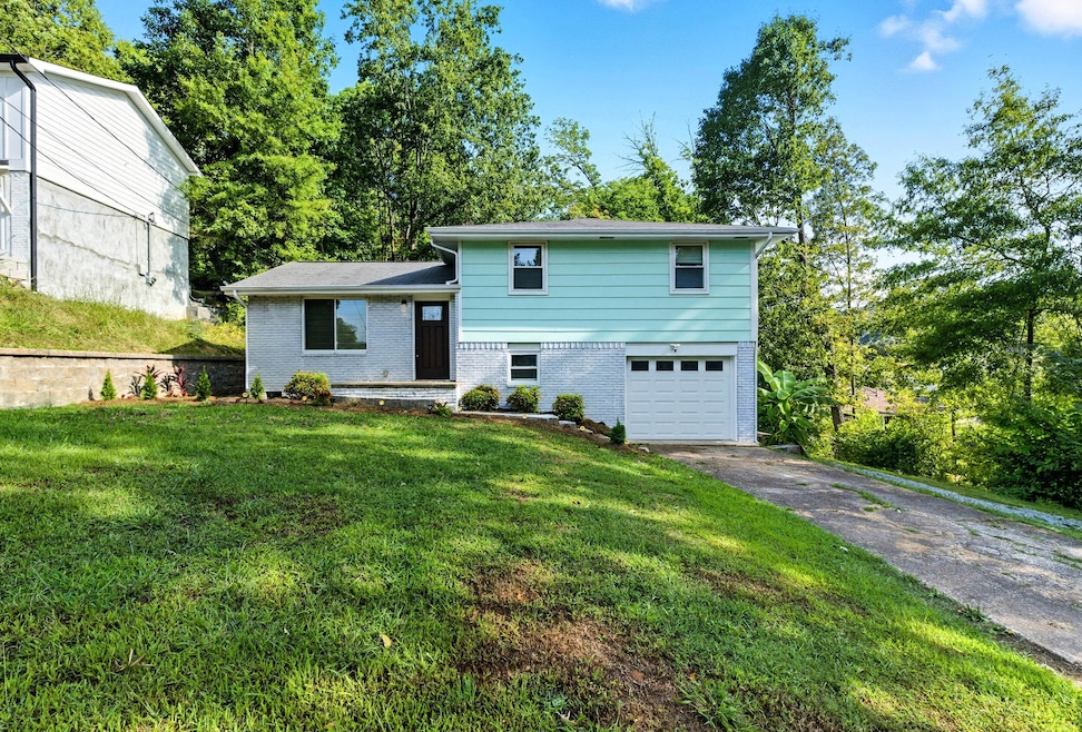 Pending $330,000 • Co-Listing Agent