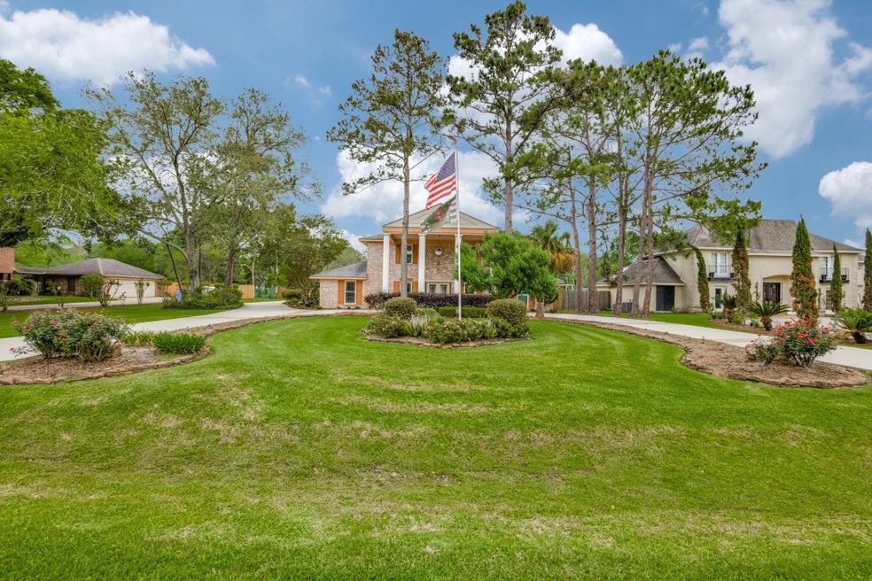 2101 Butler Dr, Friendswood, TX 77546 - photo 1