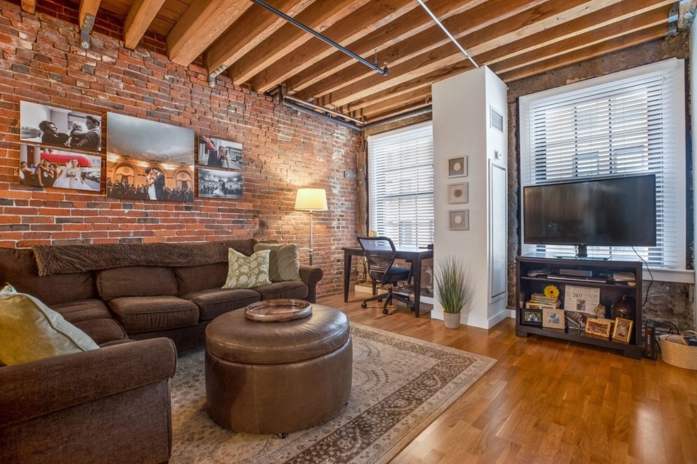 101 Broad St unit 5D, Boston, MA 02110 - photo 1