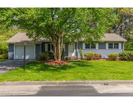 46 Buckingham Dr, Billerica, MA 01821 - photo 1