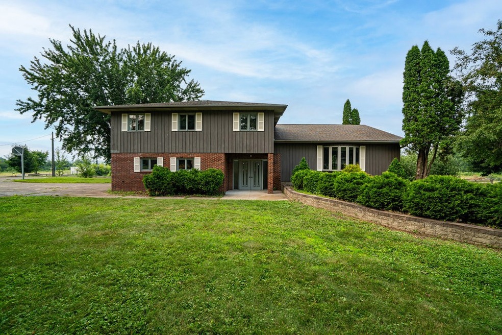 518 E Chippewa St, Cadott, WI 54727 - photo 1