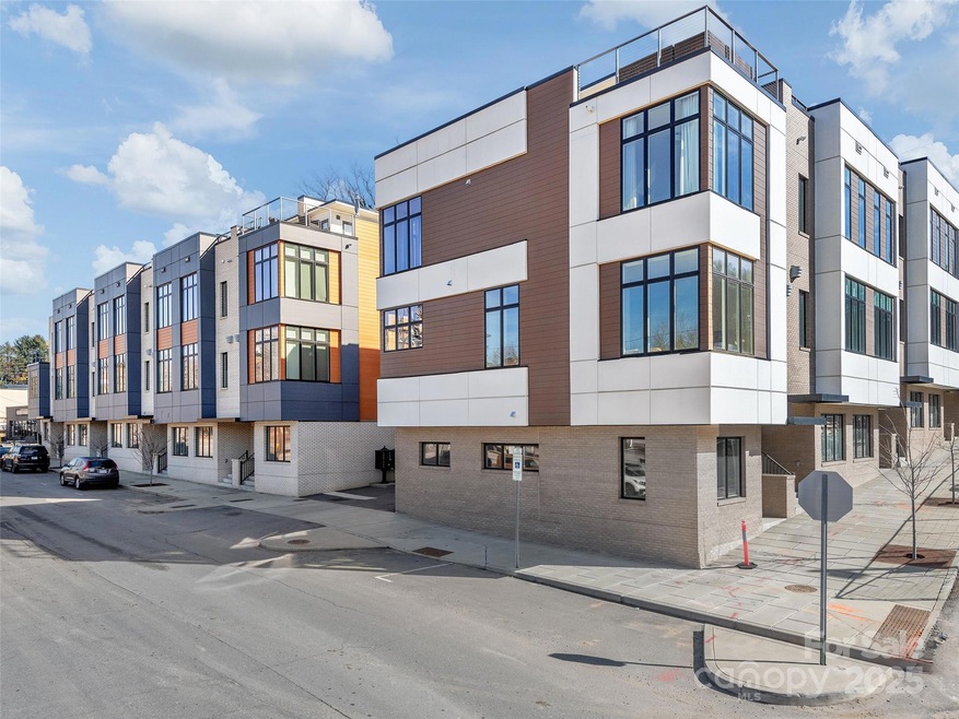 1 Bauhaus Ct unit 1, Asheville, NC 28801 - photo 1