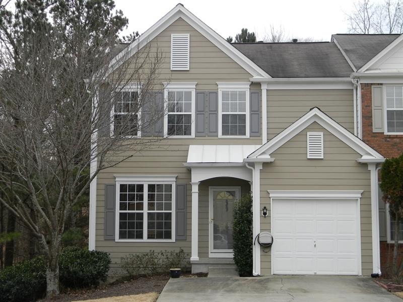 Wonderful End Unit on a Basement.