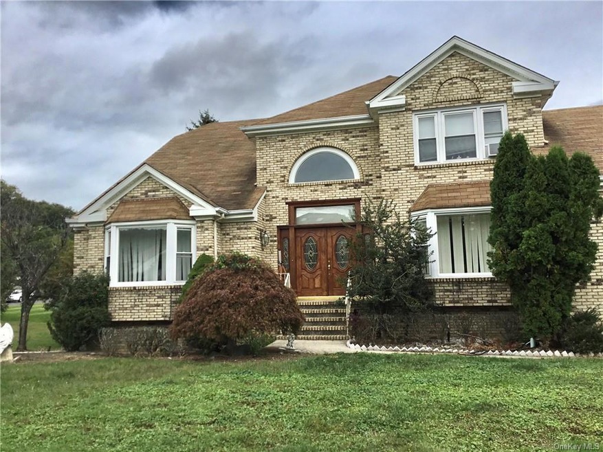 12 Hoey Cir, Pomona, NY 10970 - photo 1