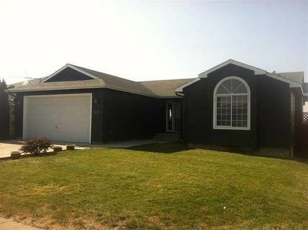 1017 N Christopher St, Medical Lake, WA 99022 - photo 1