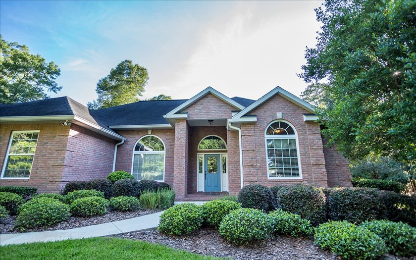 1327 NW Scenic Lake Dr, Lake City, FL 32055 - photo 1