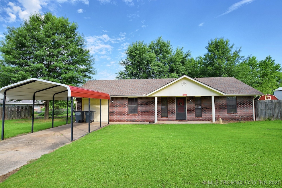 1208 SW 14th Ct, Wagoner, OK 74467 - photo 1
