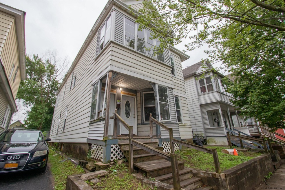 24 Elm St, Schenectady, NY 12304 - photo 1
