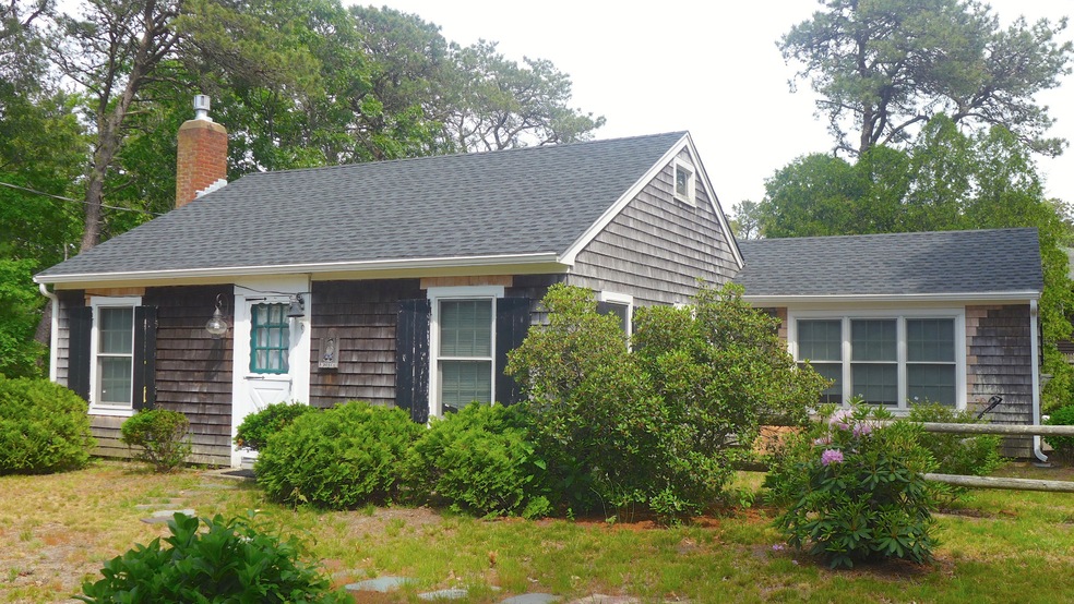 9 Crest Way, Oak Bluffs, MA 02557 - photo 1