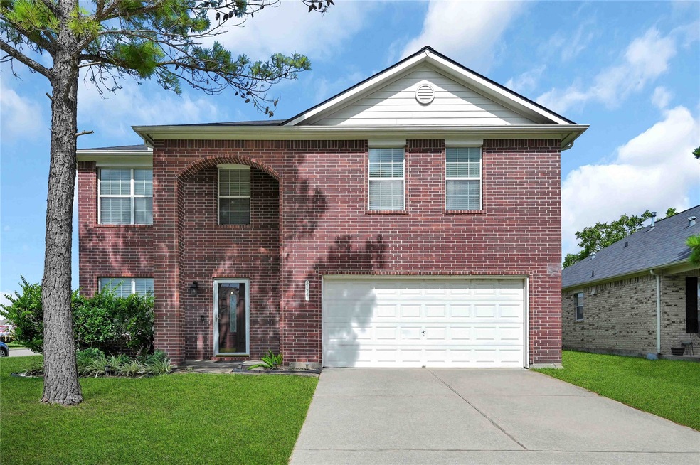 3126 Centennial Village Dr, Pearland, TX 77584 - photo 1