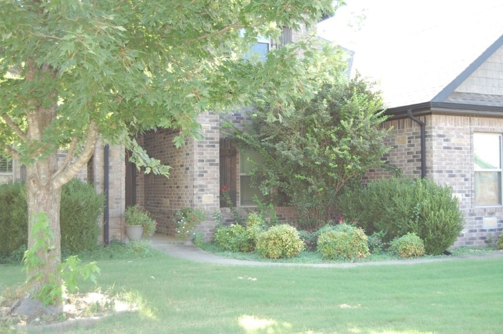 For Sale $599,900 • Co-Listing Agent