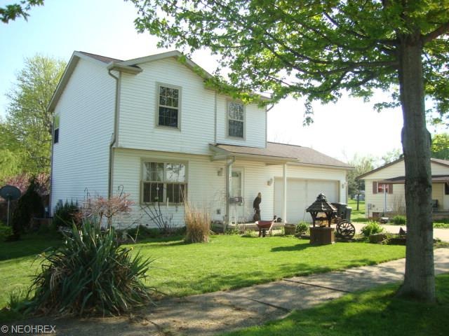 Welcome Home to 344 2nd St. SW; Brewster, Ohio 446