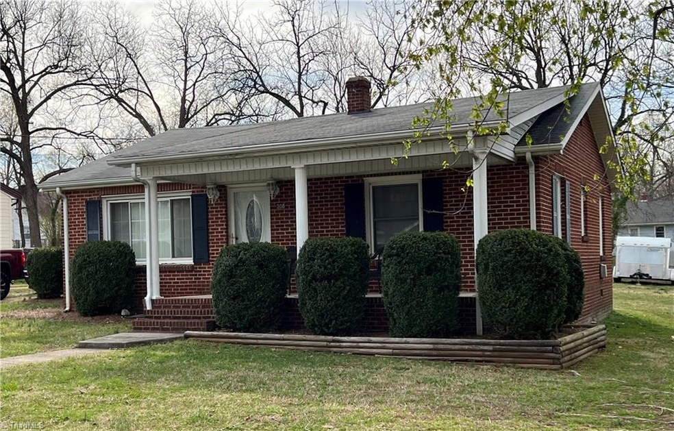 308 Hubbard St, Reidsville, NC 27320 - photo 1