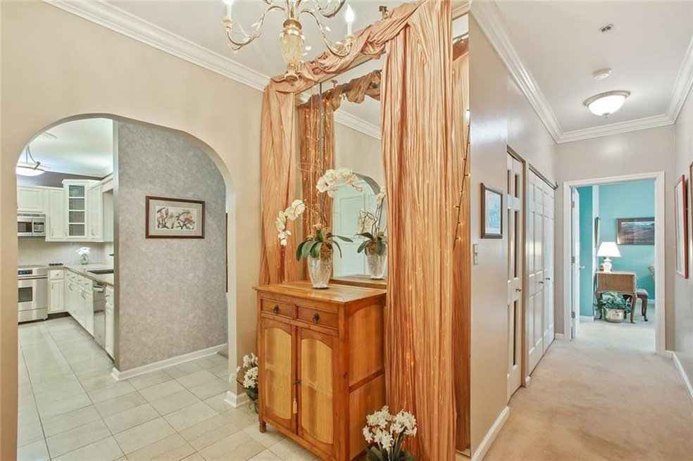 Stunning & Inviting Foyer