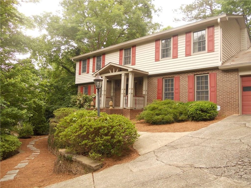 Beautiful Traditional Home with Professional Lands