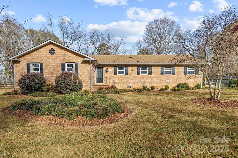 1419 Marlwood Cir, Charlotte, NC 28227 - photo 1