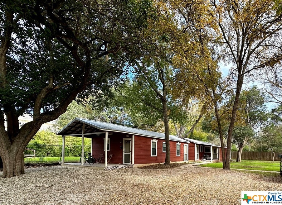 818 W Hopkins St unit B, San Marcos, TX 78666 - photo 1