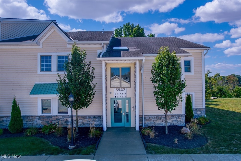 5547 Beavercrest Dr unit 211, Lorain, OH 44053 - photo 1