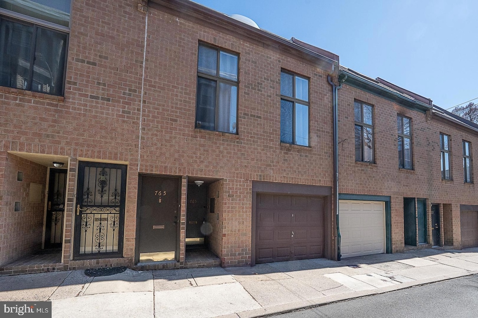 765 N Ringgold St unit B, Philadelphia, PA 19130 - photo 1