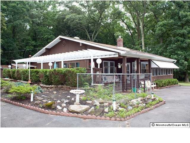 6 Syngle Way, Morganville, NJ 07751 - photo 1