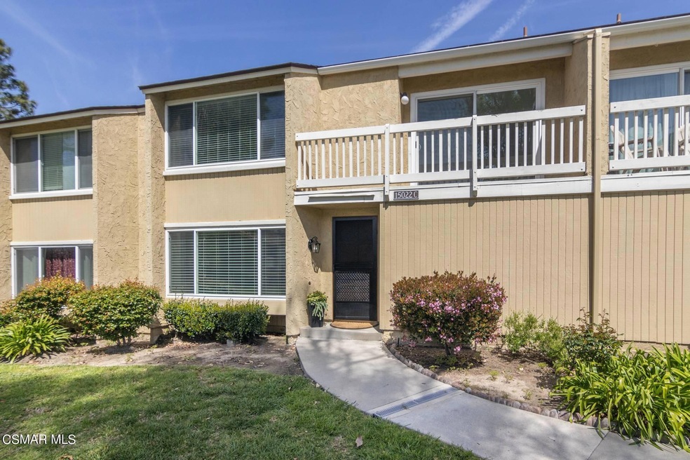 1 - Exterior Front-