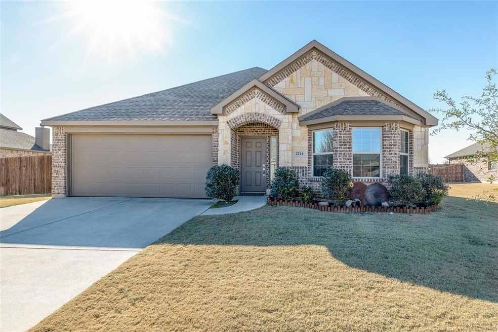 2214 Louis Tr, Weatherford, TX 76087 - photo 1