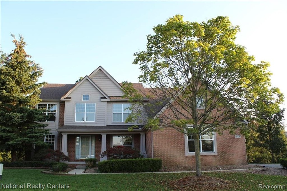 4709 Walnut Glen Ct, West Bloomfield, MI 48323 - photo 1