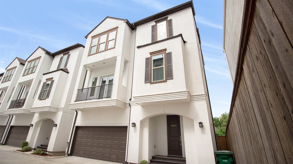 Beautiful stucco exterior!