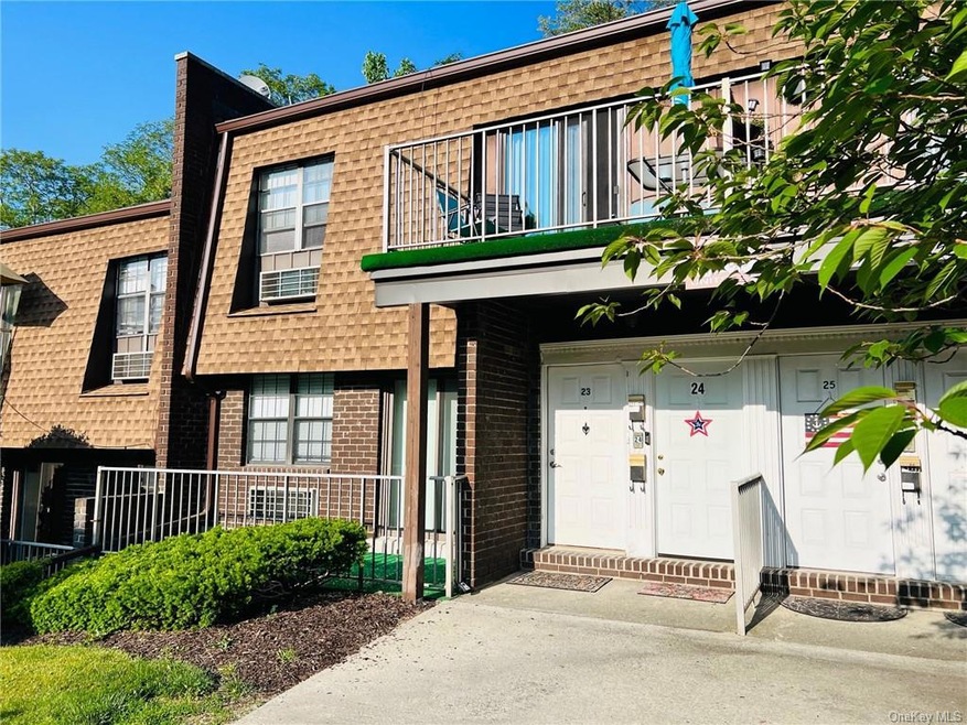 424 Carpenter Ave unit 23, Newburgh, NY 12550 - photo 1