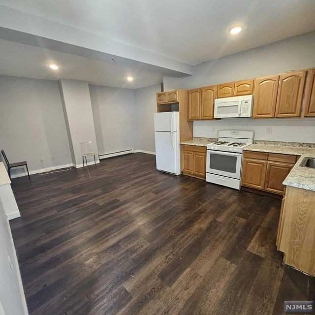 38 11th Ave W unit 1, Newark, NJ 07107 - photo 1
