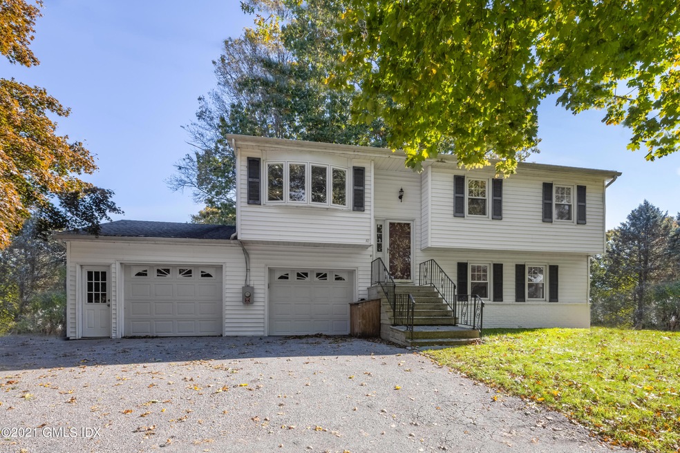 10 Neighborly Way, Riverside, CT 06878-1