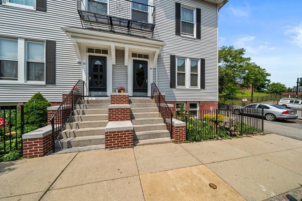 554 E 4th St unit 4B, Boston, MA 02127 - photo 1