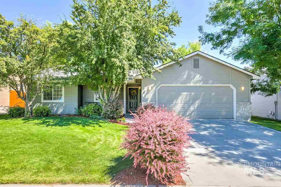 1152 N Marsh Hawk Place, Eagle, ID 83616 - photo 1