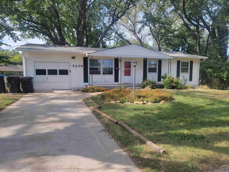 3236 SW 31st Terrace, Topeka, KS 66614 - photo 1
