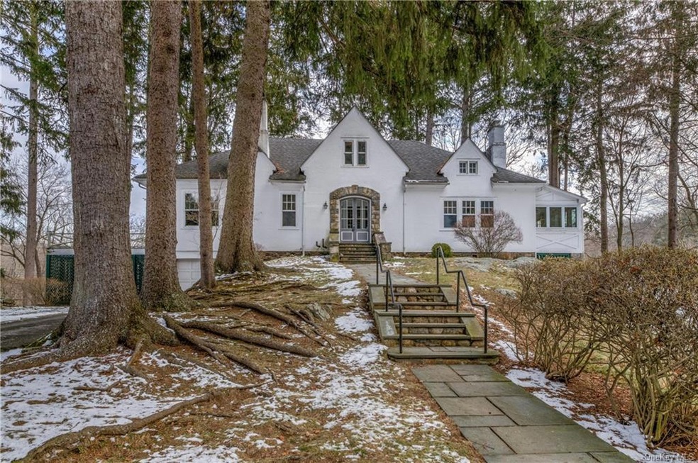 220 Douglas Rd, Chappaqua, NY 10514 - photo 1