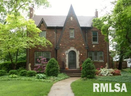 525 Tremont St, Lincoln, IL 62656 - photo 1