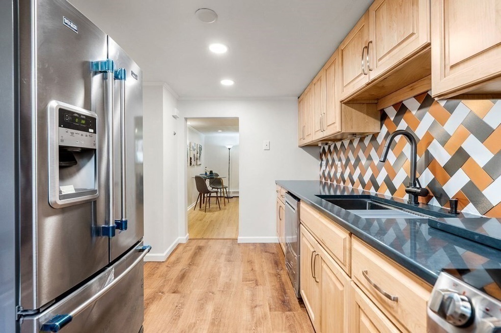 15 Westgate Rd unit 2, Chestnut Hill, MA 02467 - photo 1