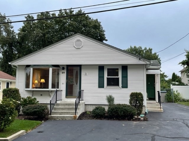 20 Cove Ct, North Providence, RI 02911 - photo 1