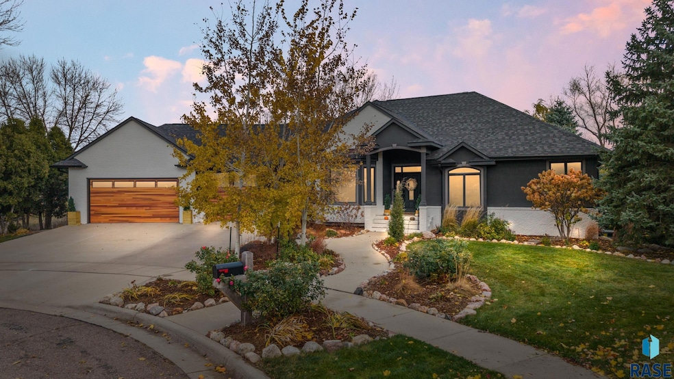 6004 S Prairie View Cir, Sioux Falls, SD 57108 - photo 1