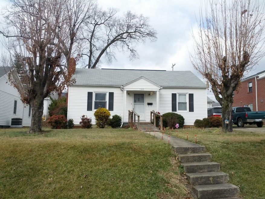 1309 E Unaka Ave, Johnson City, TN 37601 - photo 1