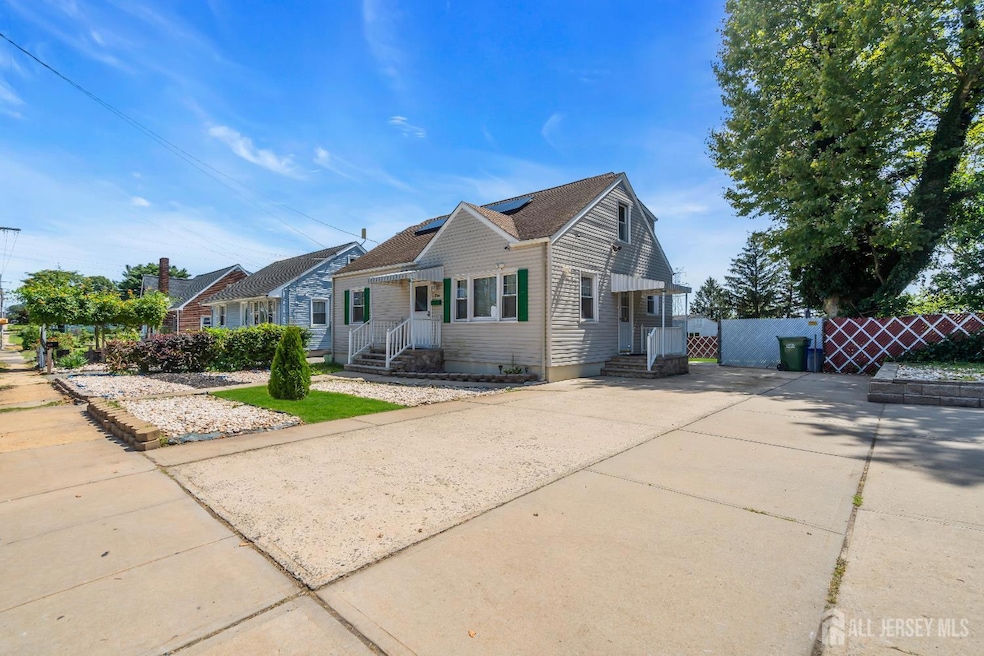 Under Contract $500,000