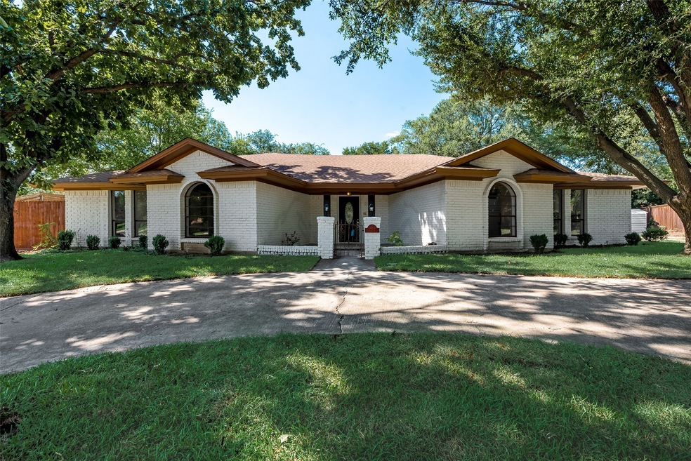 2013 Pembrooke Place, Denton, TX 76205 - photo 1