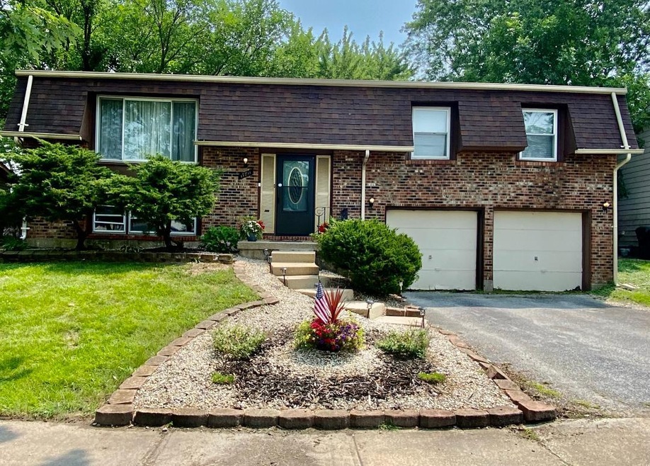 17811 Yale Ln, Country Club Hills, IL 60478 - photo 1