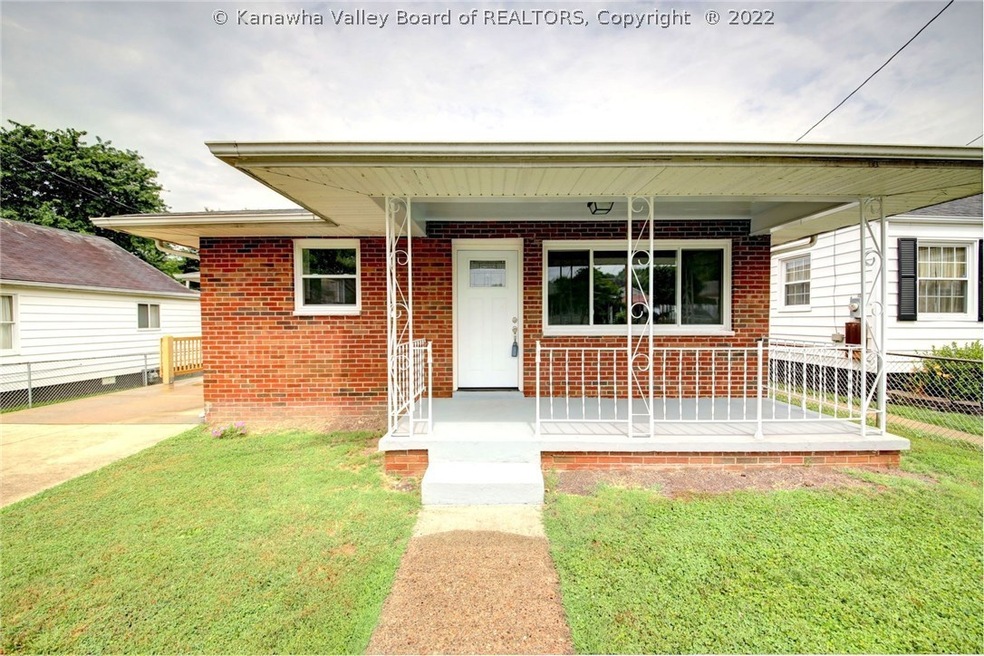 535 21st St, Dunbar, WV 25064 - photo 1