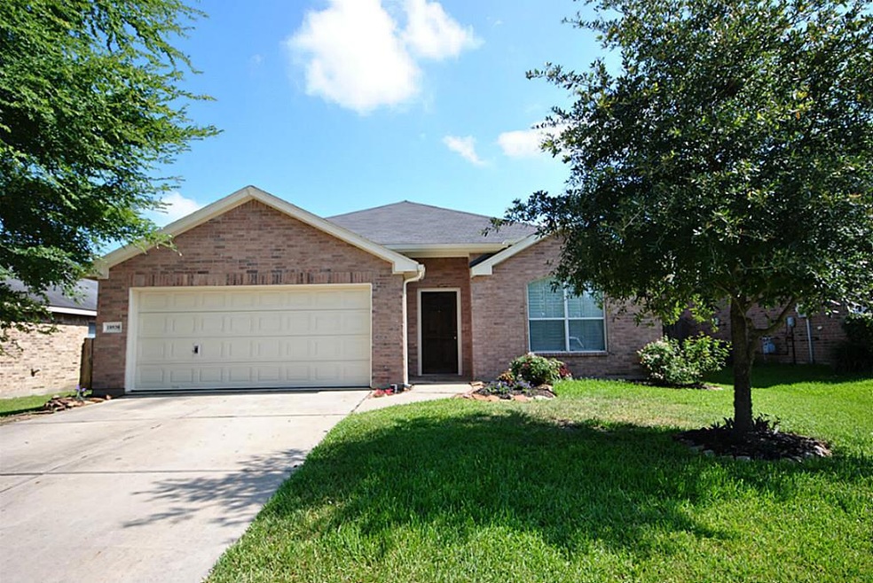 18930 Cluster Oaks Dr, Magnolia, TX 77355 - photo 1