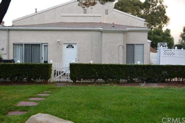 Front entry, La Paz Road is to the right