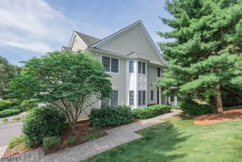 701 Stonewall Ct unit 701, Wyckoff, NJ 07481 - photo 1