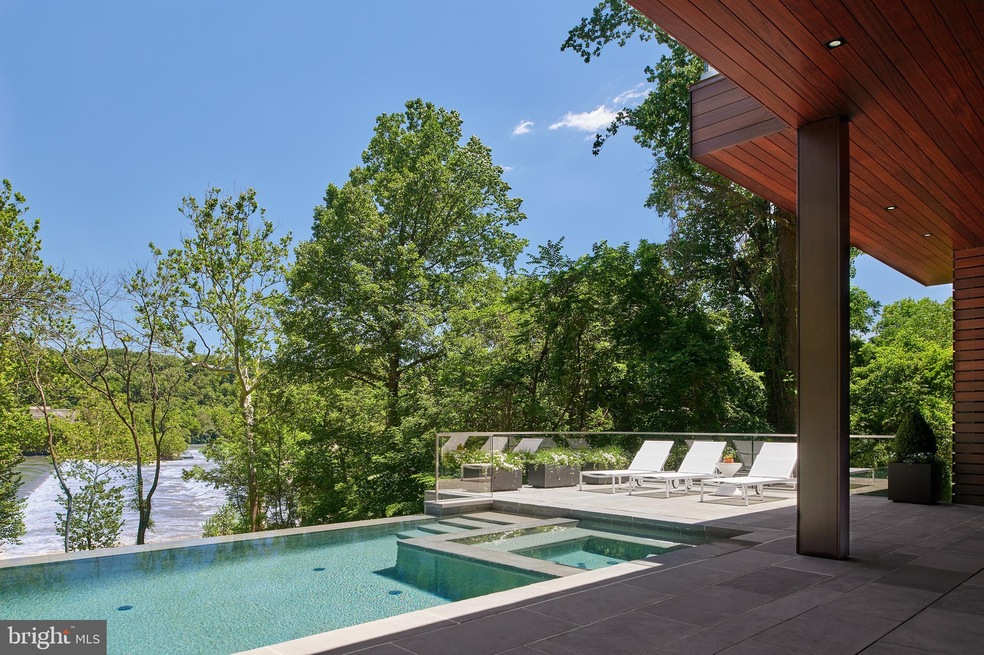 1139 Crest Ln, McLean, VA 22101 - photo 1